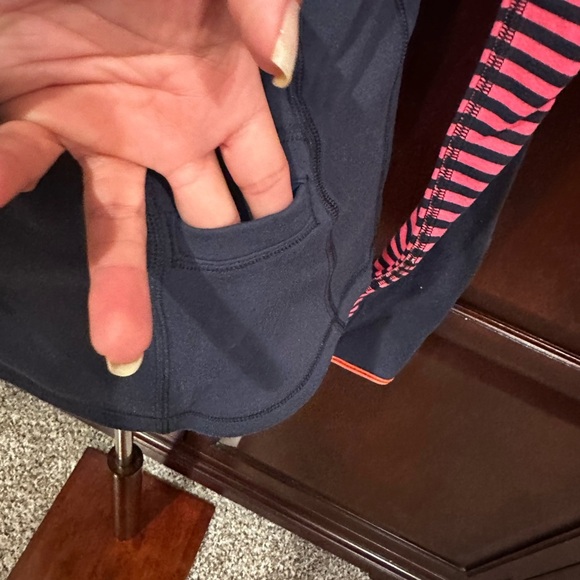 Lululemon long sleeve top - Picture 3 of 8